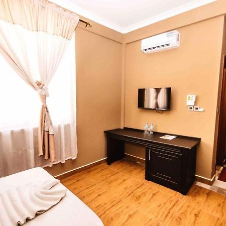 Panone Hotel Boma Boma la Ngombe Eksteriør bilde