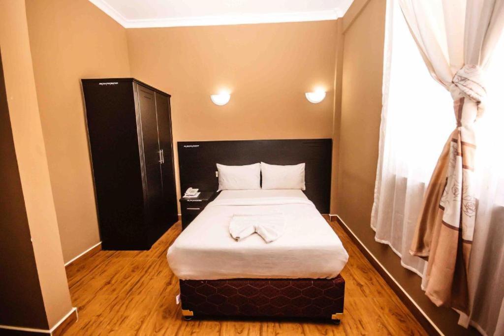 Panone Hotel Boma Boma la Ngombe Eksteriør bilde